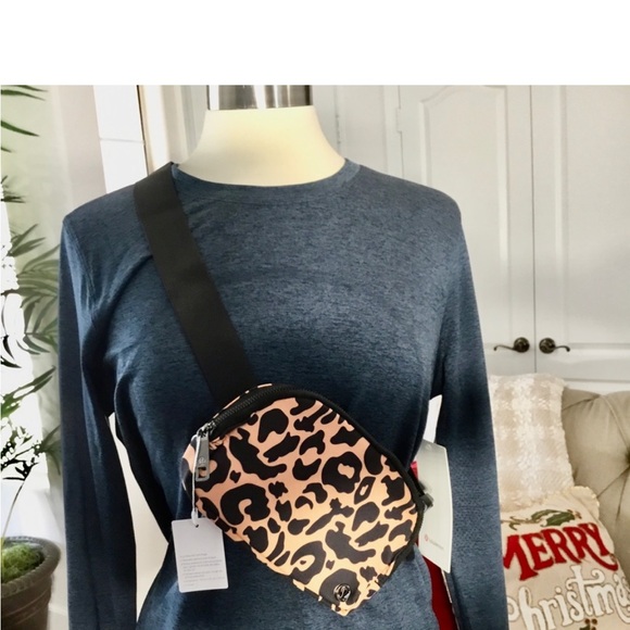 LULU LEMON EVERYWHERE BELT BAG CHEETAH PRINT - Picture 4 of 4